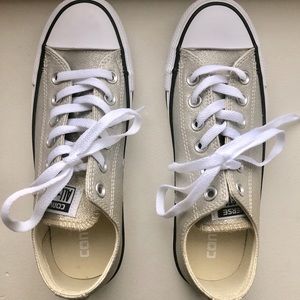 Women’s Low Top Converse